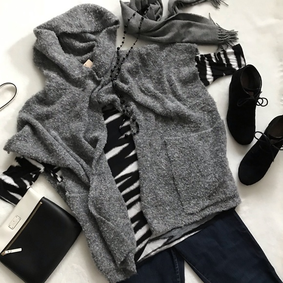entro Sweaters - NWT Entro Gray Oversized Hooded Knit Wrap Sm